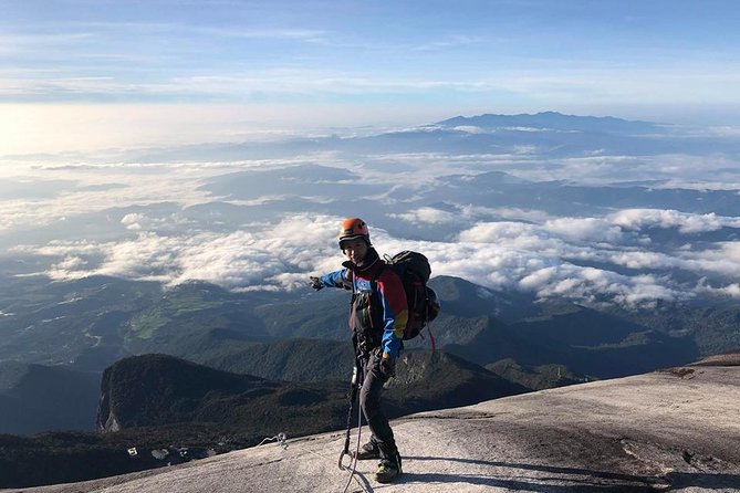 2d1n Mount Kinabalu Via Ferrata - Walk The Torq - Sayat Sayat Hut at 3,668 m and Walk the Torq via ferrata