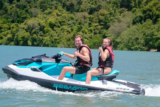 3-Hours Jet Ski Langkawi Island Tour Experience - Limestone Island: a fast, dramatic rock break
