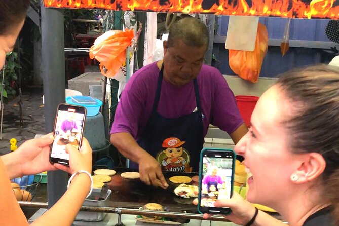 Authentic Malaysian Street Food Tour With 15+ Tastings Near KLCC - Meeting Malik Near KLCC, Then Getting Your Bearings Fast