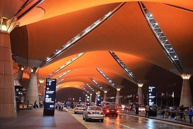 AVANI Sepang Goldcoast Resort Hotel TO Kuala Lumpur Hotel Door to Door Transfer - What is included, and what is not