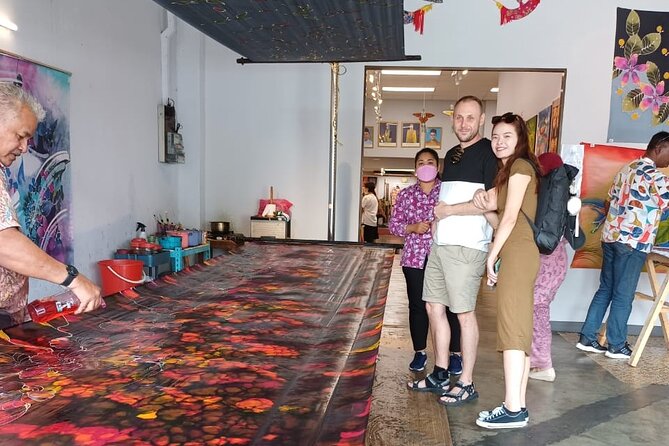 Batu Caves & Countryside Tour - Second Stop: Batik Chong and the Guided Batik-Making Process
