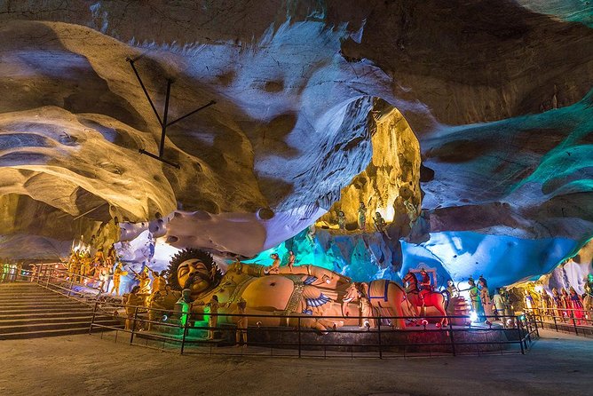 Batu Caves Tour from Kuala Lumpur - Monkeys, rock climbers, and cave-day reality checks