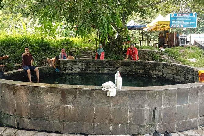 Batu Caves,Waterfalls and Hot Springs Tour With Lunch - Getting Out of KL: What This Day Trip Really Gives You
