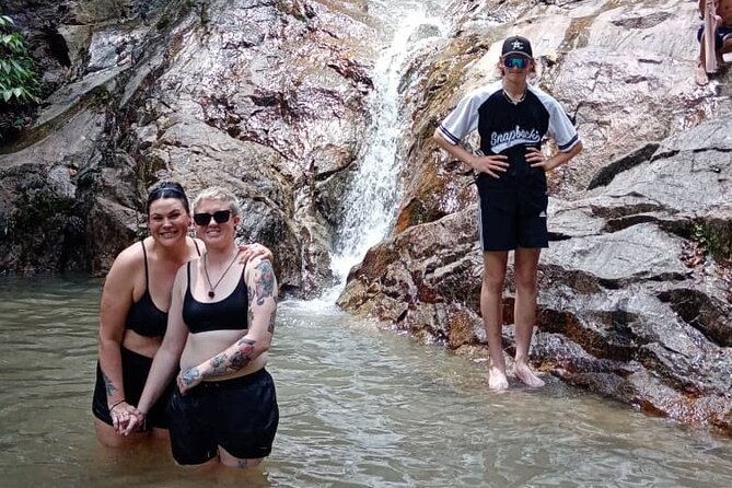 Batu Caves, Waterfalls, Hotspring, Batik & Pewter Tour with Lunch - Lunch and the rhythm of a small group day