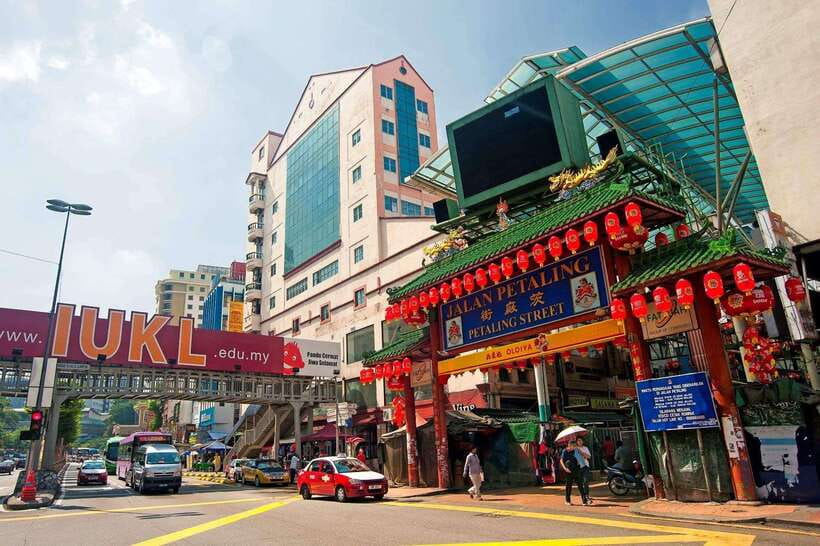 Best of Kuala Lumpur Tour with Twin Tower Entry - Batik workshop stop: where you’ll see craft up close
