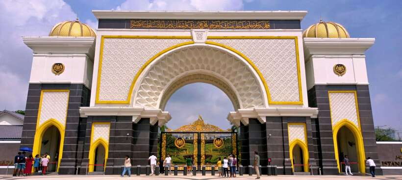 Best of Kuala Lumpur Tour with Twin Tower Entry - Hotel pickup near KLCC, then an easy handoff at Petronas