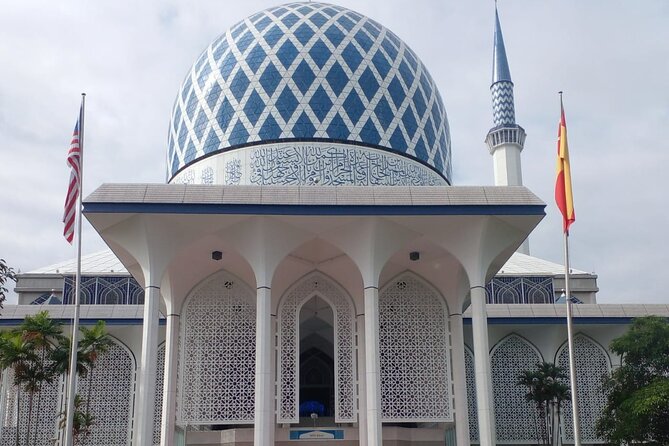Blue Mosque And Batu Caves Private Tour from Kuala Lumpur - Price and Value: Is $27 Per Person Worth It?