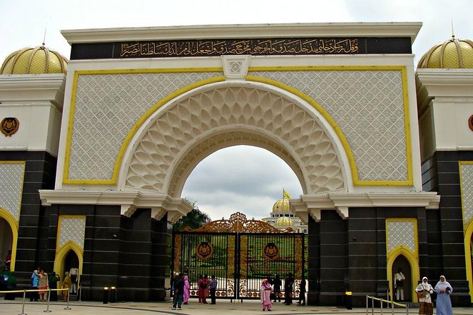 Cruise Shore Excursions: Port Klang - Istana Negara, National Monument, and the Merdeka photo circuit