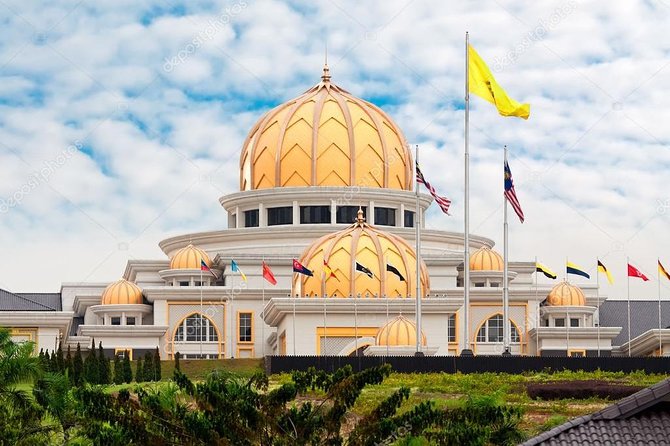 Day Trip frm Port Klang: Kuala Lumpur Famous Landmarks with Lunch - Port Klang Pickup and Comfort: Why the Transport Matters Here