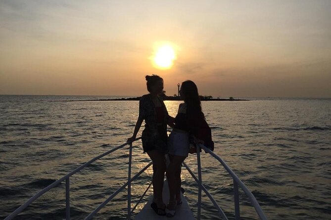 Dickson Dragon Amazing Sunset Cruise - Jacuzzi rules: how to make sure your swim plans survive reality