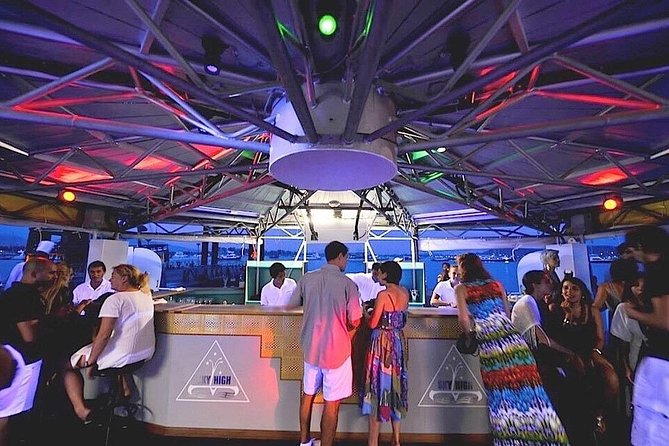 Dickson Dragon Amazing Sunset Cruise - Drinks and food: what’s included, what costs extra