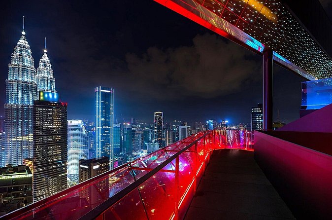 Discover The Best of Kuala Lumpur by Night - Chan See Shu Yuen Temple, Chinese-style courtyard details at night