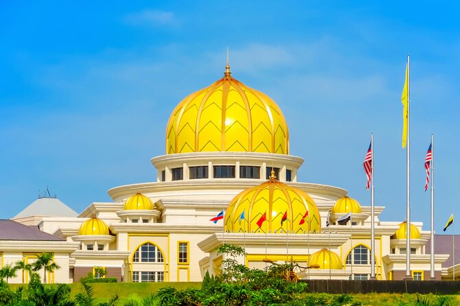 Exclusive Half Day Batu Caves and Private City Tour Kuala Lumpur - Petaling Street Market in Chinatown: Food and Shopping in One Shot