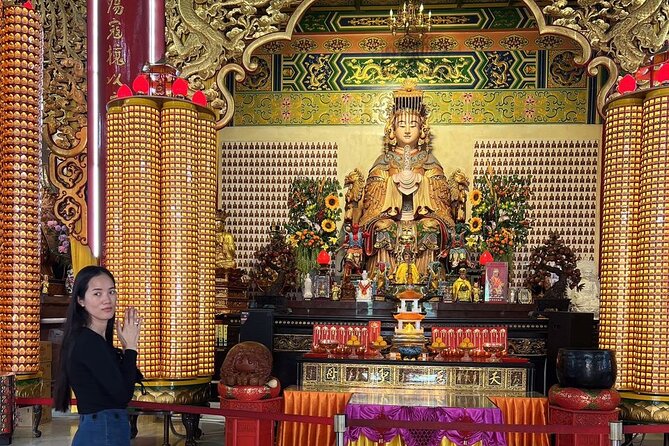 Exclusive Half Day Batu Caves and Private City Tour Kuala Lumpur - Central Market Kuala Lumpur: Souvenirs Without the Time Sink