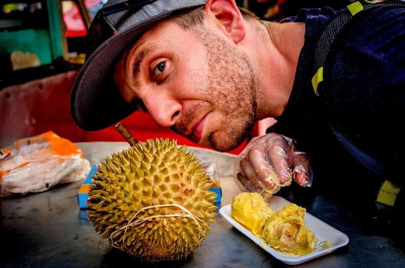 From Kuala Lumpur: Batu Caves Cultural Temple Tour - Chinatown time: bargaining, street food culture, and quick shopping wins