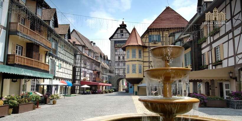 From Kuala Lumpur: Colmar Tropicale and Batu Caves Day Trip - Colmar Tropicale: The French-Style Village That Changes the Mood