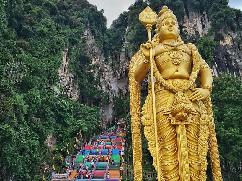 From Kuala Lumpur: Colmar Tropicale and Batu Caves Day Trip - Batu Caves Temple and the 272-Step Climb for City Views