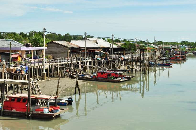 From Kuala Lumpur: Crab Island Tour with Seafood Lunch - When it’s time to eat: fresh catch crab lunch plus herbal tea