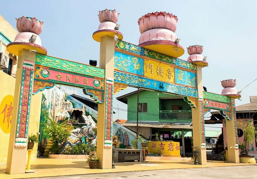 From Kuala Lumpur: Crab Island Tour with Seafood Lunch - Boarding at Port Klang: the ferry ride that sets the tone