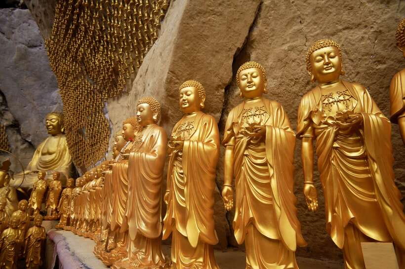 From Kuala Lumpur: Full-Day Tour to Ipoh - Culture Stops: Art Of Oldtown Bijeh Timah and Kek Look Tong Photos