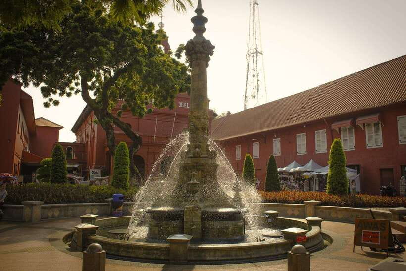 From Kuala Lumpur: Malacca Private Day Tour - Red and Dutch Square, Stadhyus, and the Porta de Santiago connection