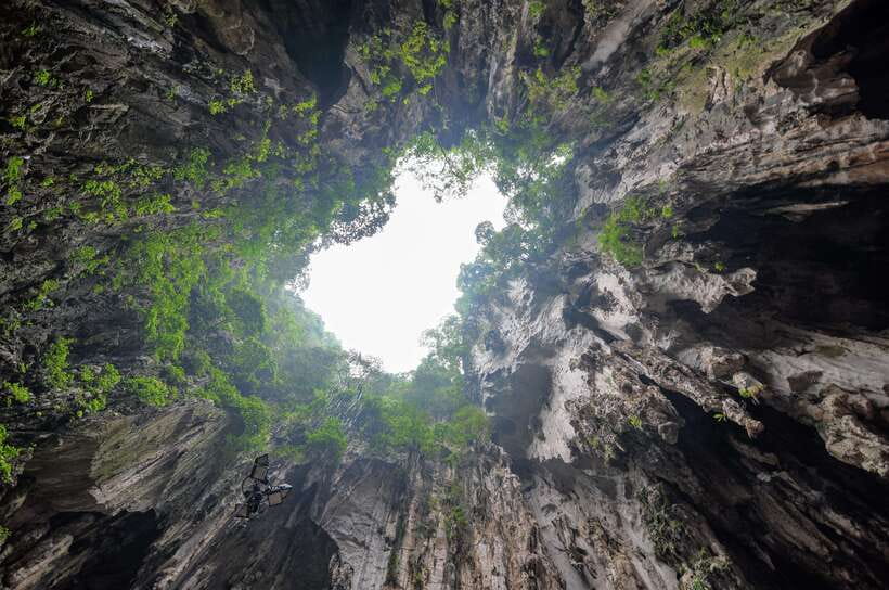 From Kuala Lumpur: Private Batu Caves Cultural Tour - East Coast Batik (Batik CHONG): wax, dye, and what to buy
