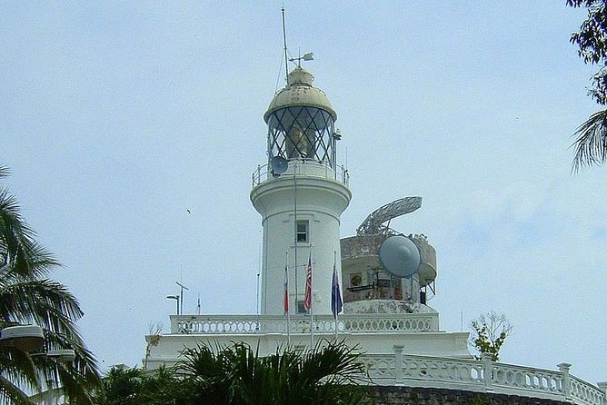 Full-Day Malacca City Tour from Kuala Lumpur - The Malacca River and Middleburg Bastion, defenses at water level