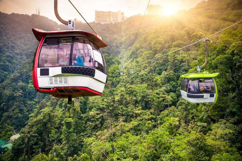 Genting Highland: Private Day Trip from Kuala Lumpur - Batu Caves, a quick culture stop with good shoe advice
