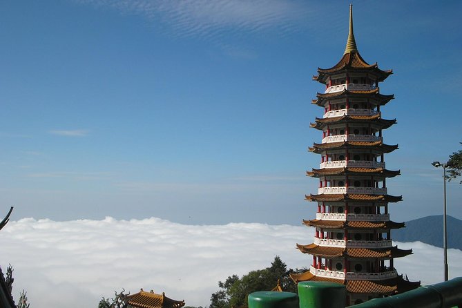 Genting Highlands & Batu Caves Day Tour + Chin Swee Temple - Batu Caves: Hindu Traditions, Stairs, and Big Views