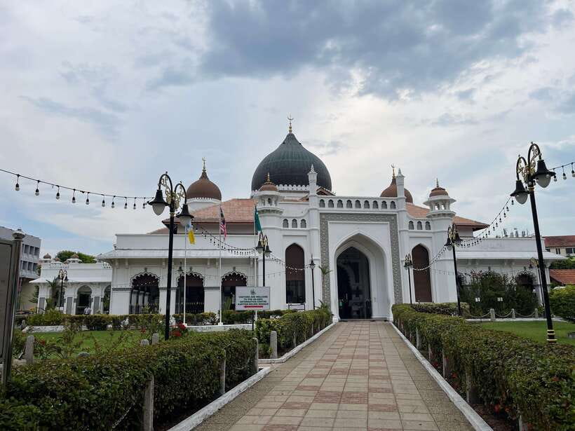 George Town: Heritage Walking Tour with Street Food Tasting - St. George’s Church to Taoist Worship: Religion as Public Life