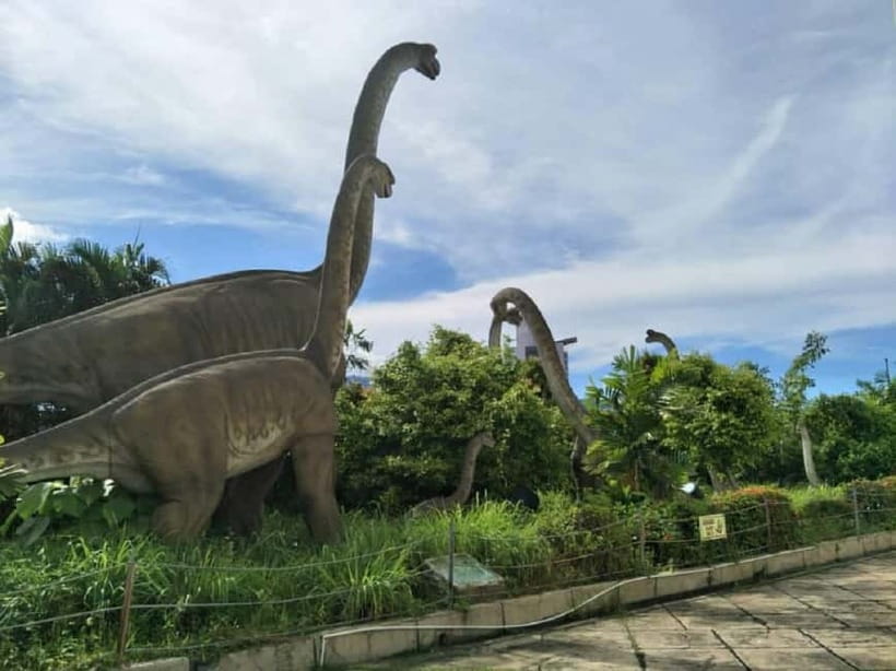 George Town: The Top Penang Entry Ticket - Indoor attractions by level: museums, tech, dinosaurs, rides, and games