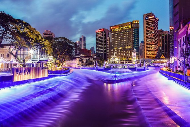 Glittering Night at Lake Symphony, River of Life & Saloma Bridge - Chinatown after dark: 30 minutes to graze and browse