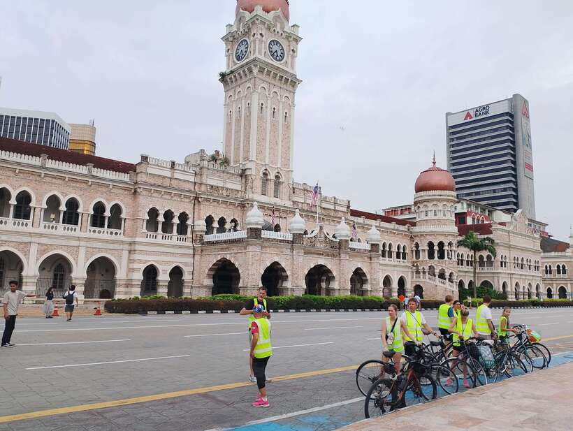 Hidden Kuala Lumpur: 4-Hour Bike Tour - Pace, weather, and what to bring for comfort
