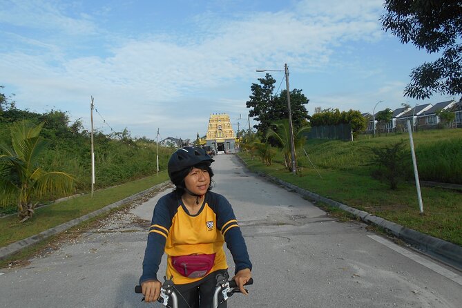 hidden secrets of kuala lumpur - Stop 1: Bike With Elena at Saloma Bridge