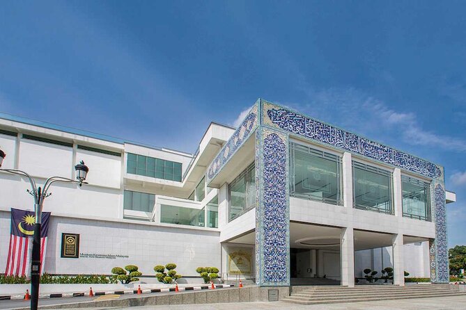 Islamic Arts Museum Admission with Kuala Lumpur Famous Landmarks - A 3.5 hour route that beats Kuala Lumpur heat