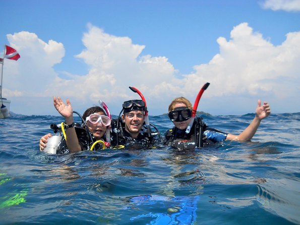Join us for a RAID Try Dive in Kota Kinabalu - The morning flow: briefing, kitting up, shallow-water skills
