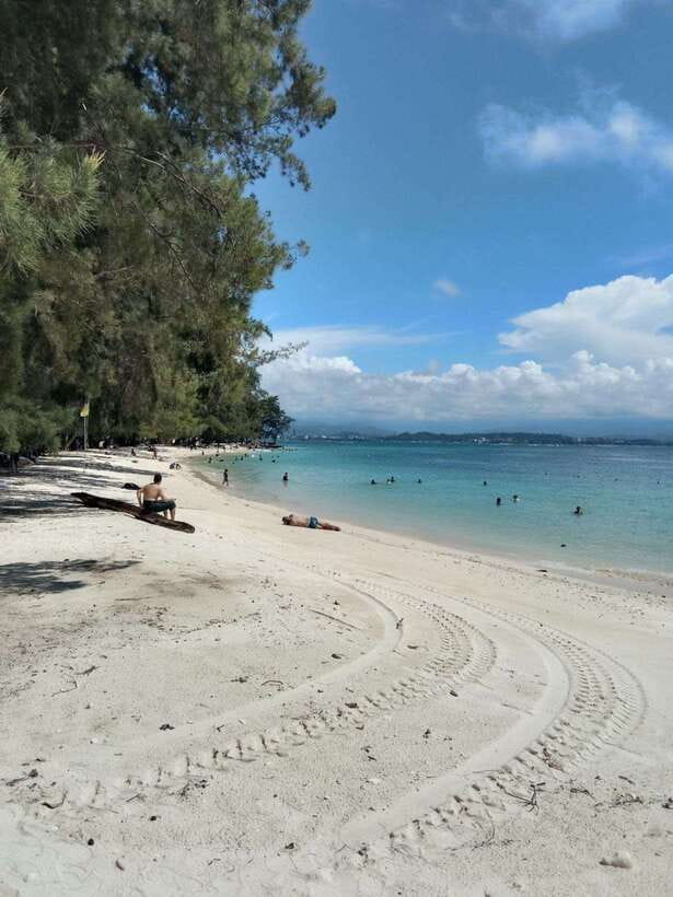 Kota Kinabalu: Manukan & Sapi Islands Snorkeling with Lunch - Getting to the Marine Park: Ferry Terminal, Safety Briefing, Speedboat Time