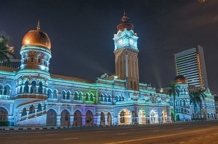 Kuala Lumpur: 4-Hour Authentic Local Markets & Event Tour - Central Market for handicrafts: a different kind of souvenir hunt