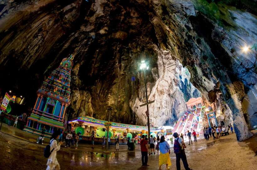 Kuala Lumpur 4-Hour Religious Harmony Tour - Thean Hou Temple: where hilltop Buddhist design and city views make sense together