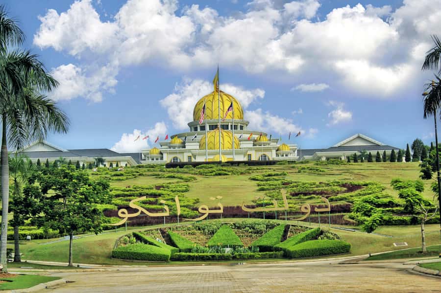 Kuala Lumpur: 4-Hour Tour & KL Towers Visit [Private] - King’s Palace and Merdeka Square: Symbolic Kuala Lumpur in a Few Stops