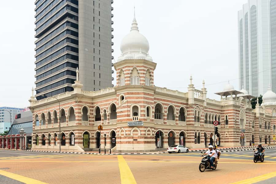 Kuala Lumpur: 4-Hour Tour & KL Towers Visit [Private] - National Museum and Lake Gardens: Where You Gain City Context