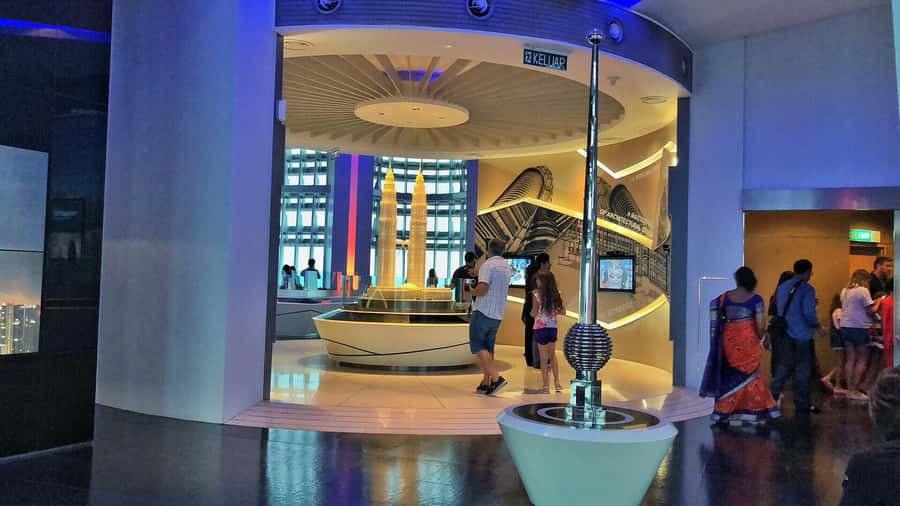 Kuala Lumpur: 4-Hour Tour & KL Towers Visit [Private] - PETRONAS Twin Towers: The Photo Stop That Sets Expectations