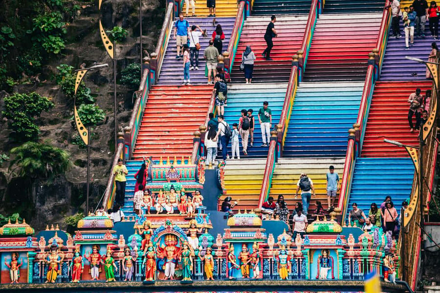 Kuala Lumpur: Batu Caves Half-Day Tour with Pick-Up Option - Batu Caves and Batik: Why This Half-Day Works