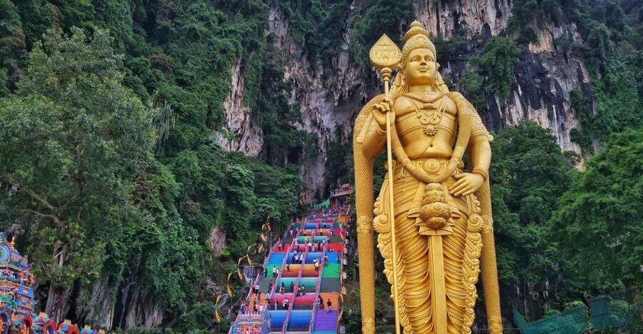 Kuala Lumpur: Batu Caves Half-Day Tour with Pick-Up Option - Climbing the 272 Steps: Temple Entry Rules and the Heat Factor