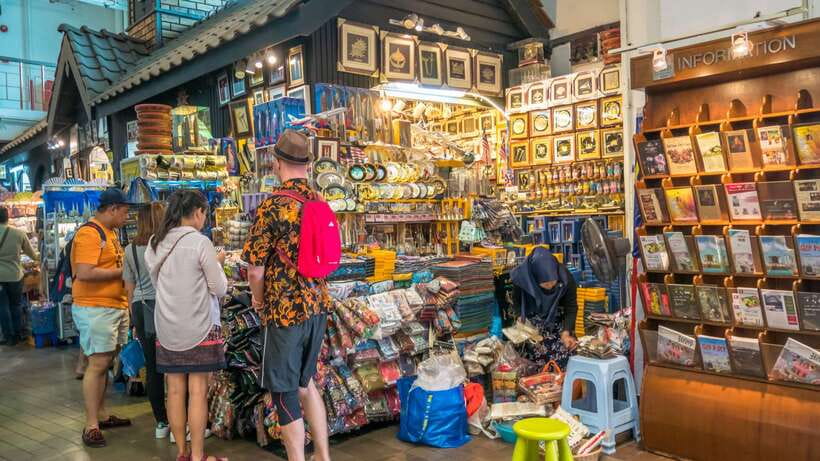 Kuala Lumpur: Batu Caves & Historic Buildings Tour - Little India: another lens on the city