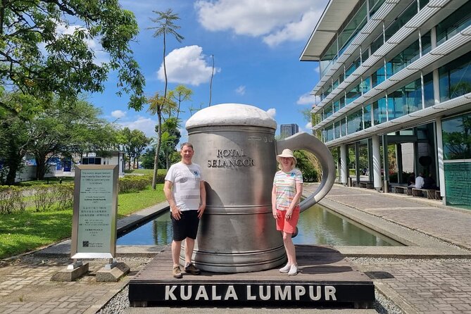 Kuala Lumpur City Full Day Tour with 23 Famous Landmarks - Central Market and two major temples: one lane, two faiths