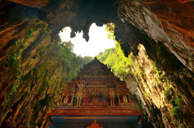Kuala Lumpur: City Tour & Batu Caves Combo - Batu Caves: 272 steps, Hindu temple history, and real views