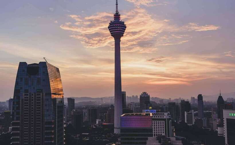 Kuala Lumpur City Tour with KL Tower Ticket - Istana Negara to the National Monument: symbols you can read fast