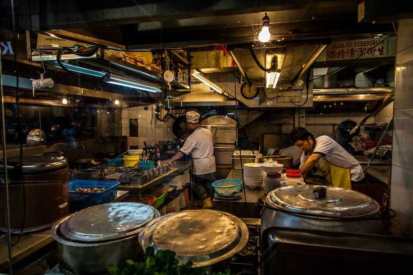 Kuala Lumpur: Evening Food Tour by Bike - When to go: weather, pacing, and nightmarket timing