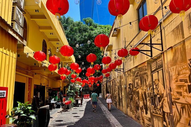 Kuala Lumpur Food Tour with 12+ Authentic Dishes & Local Secrets - Why this Kuala Lumpur food walk feels more real than a checklist